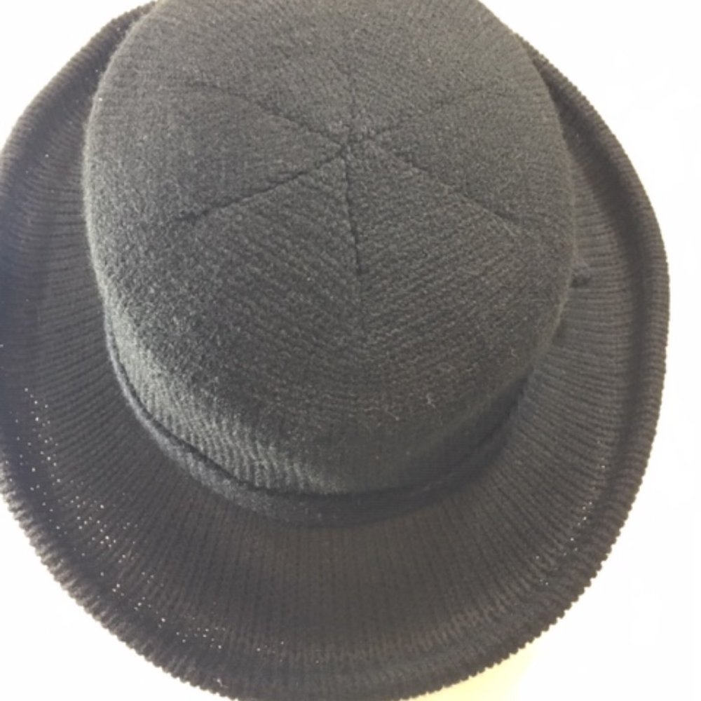 Isotoner Black Knit Sweater Casual Winter Hat Bow on Trim Lined 21" - Picture 6 of 9